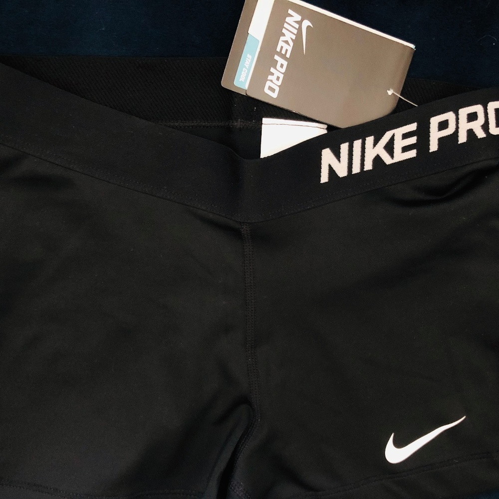 NIKE PRO Dri-Fit Black Shorts (Size Small) NWT